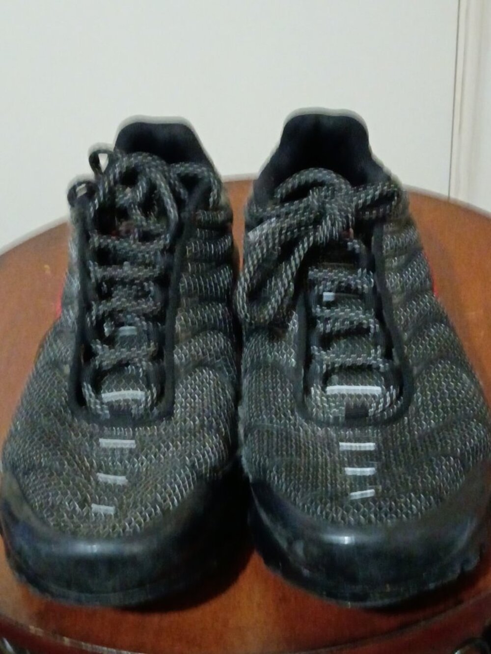 Nike Air Max Plus Synthetic Low Top Sneakers Black/Red Lace-Up Kids 6Y - Picture 13 of 14